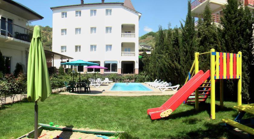 Гостевой дом Вилла Чайка Рыбачье-4